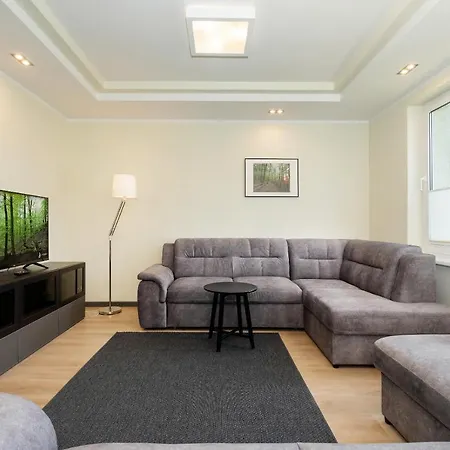 Family House Viking - Garden, Playground & Grill By Renters Сasa de vacaciones