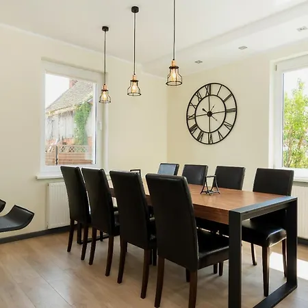Family House Viking - Garden, Playground & Grill By Renters *