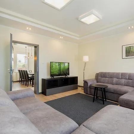 Family House Viking - Garden, Playground & Grill By Renters